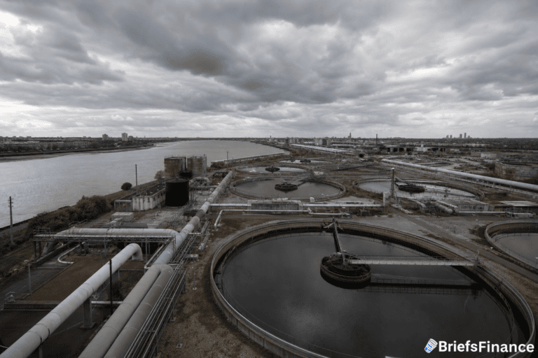 Greens push for rapid public takeover of Thames Water, turning up heat on Burnham